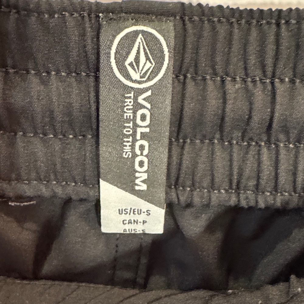 Volcom Black Drawstring Shorts - Picture 3 of 4